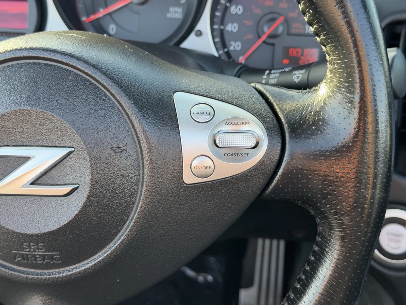 Nissan 370Z photo 16