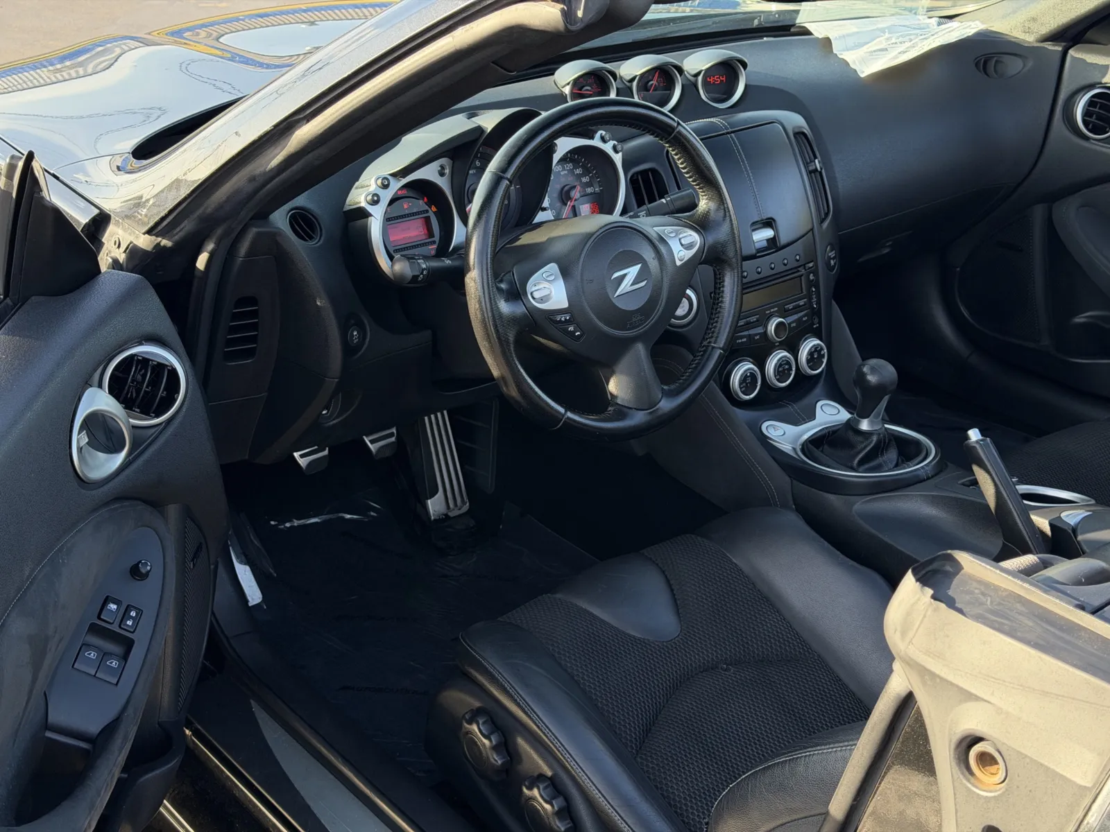 Nissan 370Z photo 12