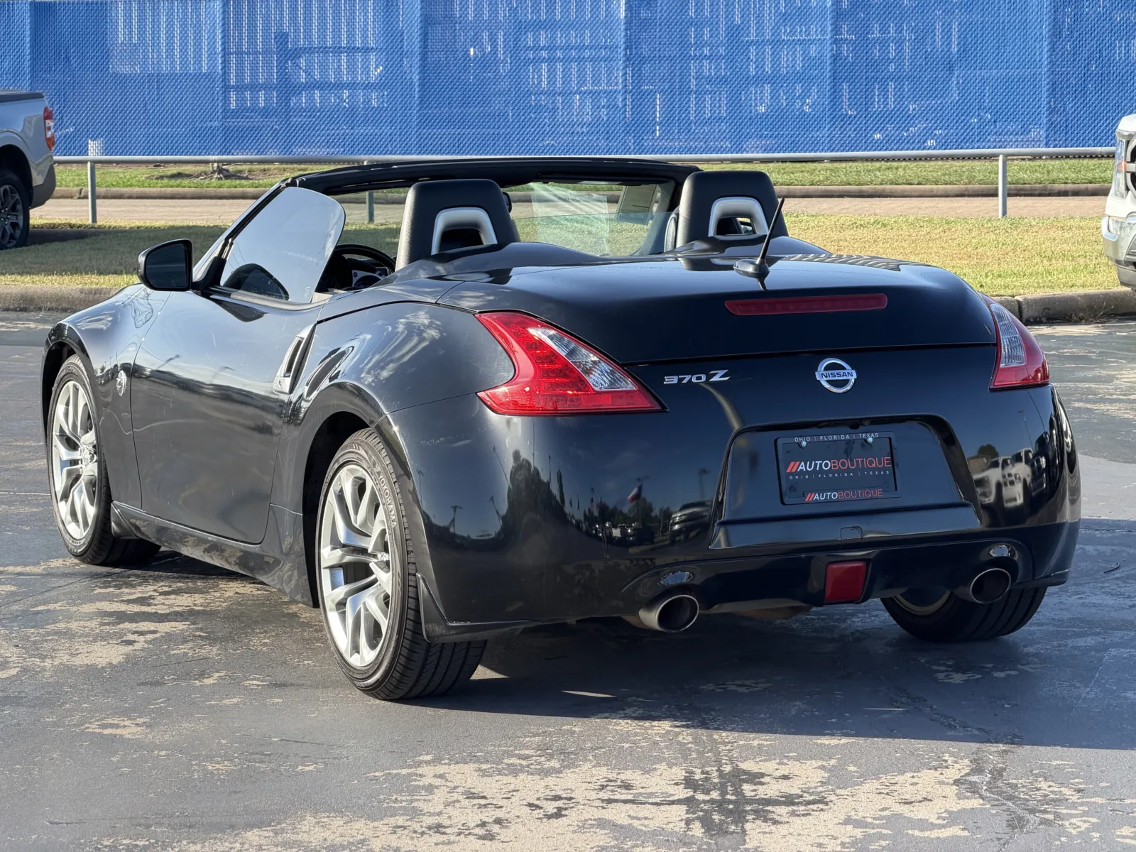 Nissan 370Z photo 8