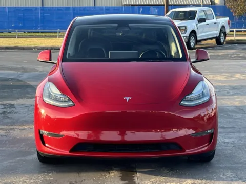 More photos of 2022 Tesla Model Y Long Range at Auto Boutique Texas, TX