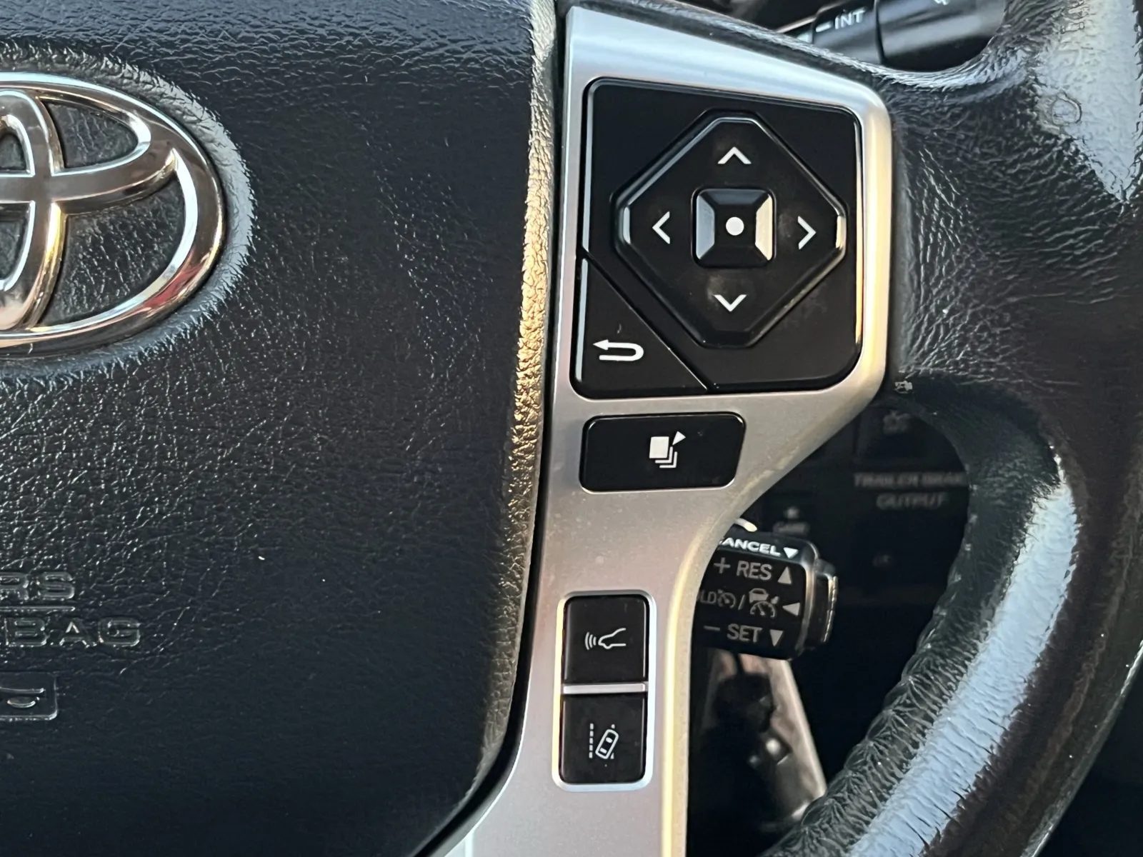 Toyota Tundra photo 18