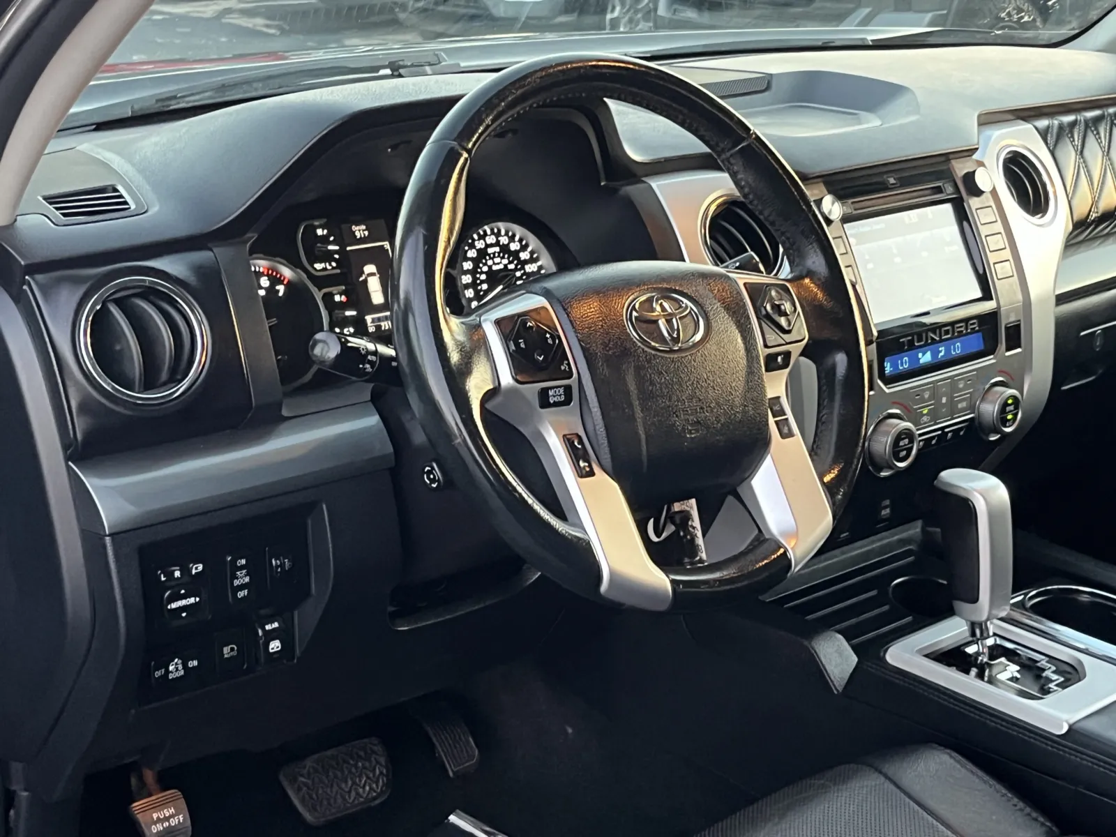 Toyota Tundra photo 13