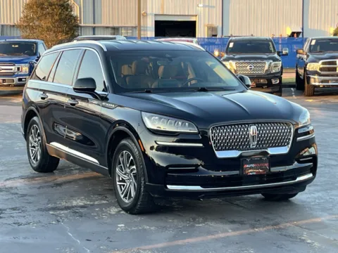 Another view of 2020 Lincoln Aviator Standard for sale in Alvin, TX at Auto Boutique Texas