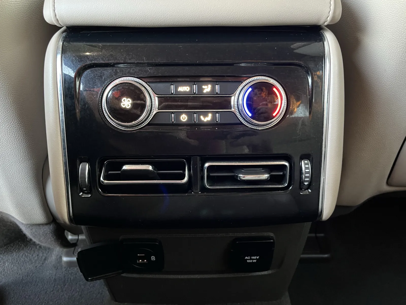Lincoln Aviator photo 24