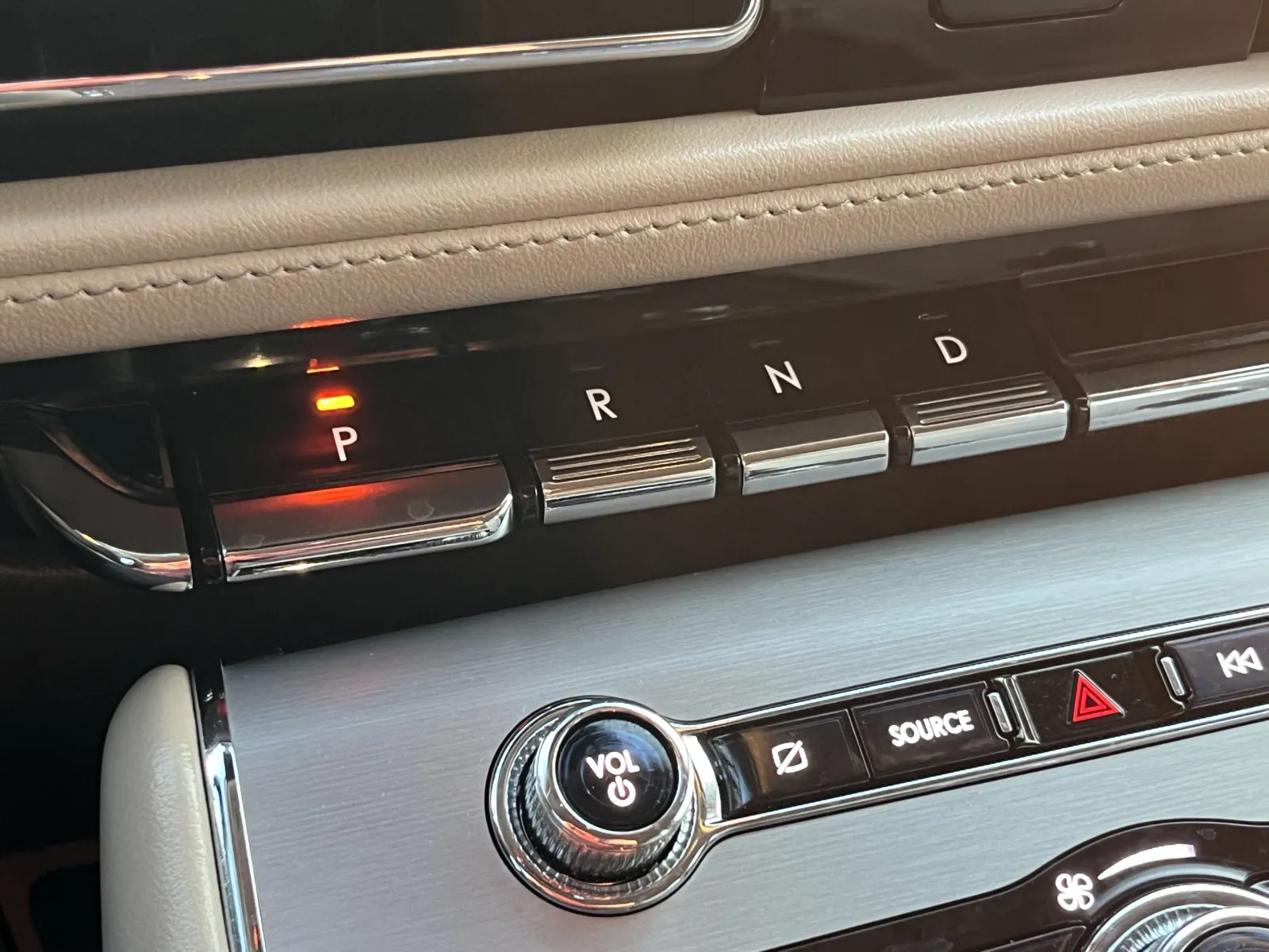 Lincoln Aviator photo 19