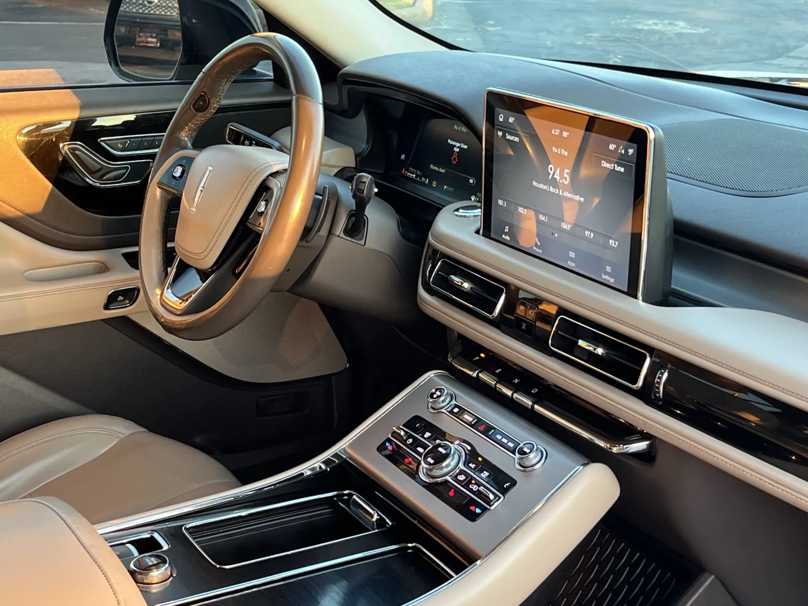 Lincoln Aviator photo 13
