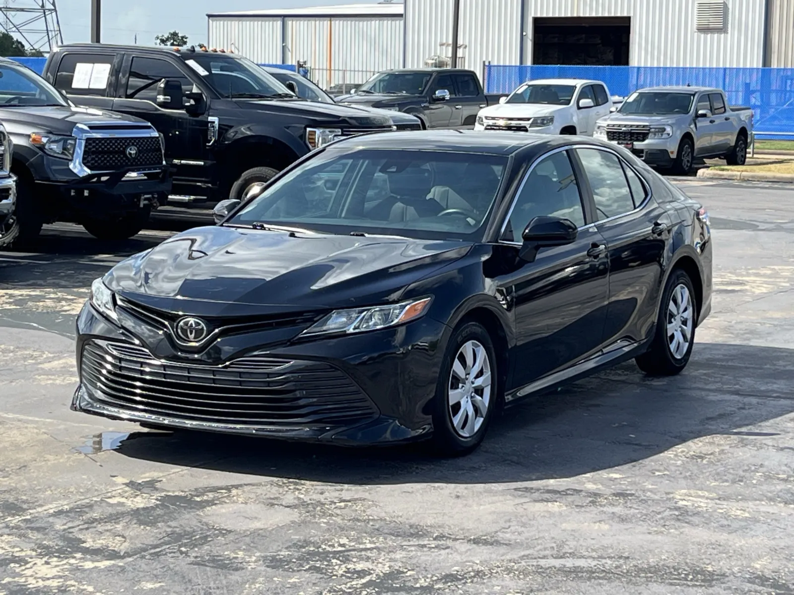 Toyota Camry photo 2