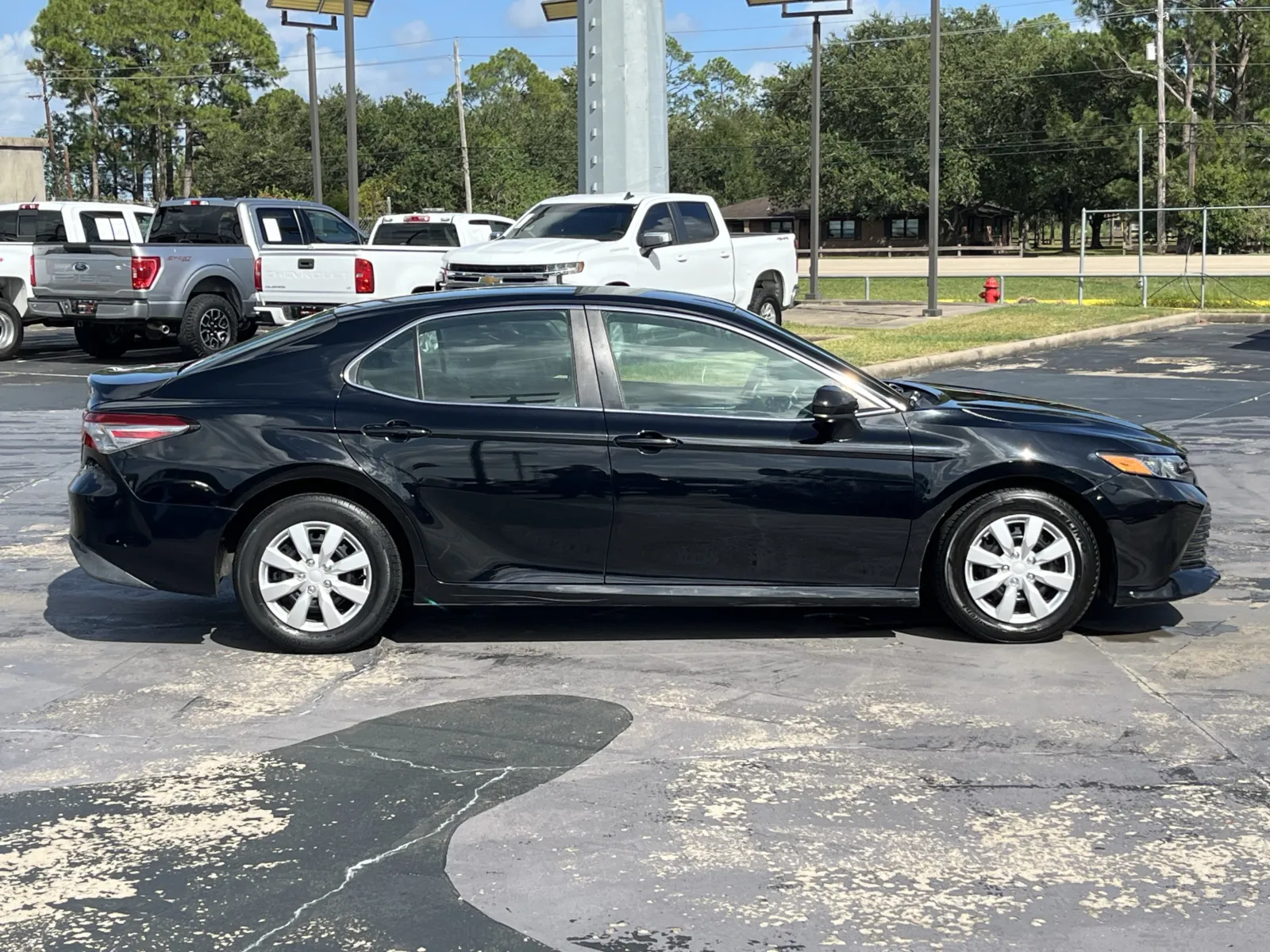 Toyota Camry photo 10