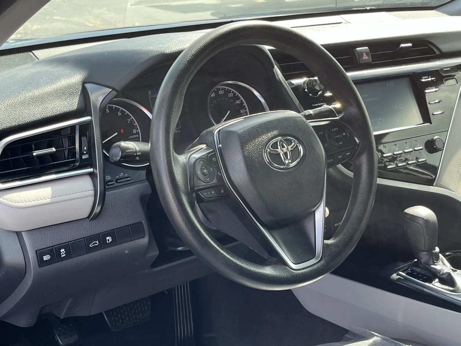 Toyota Camry photo 12