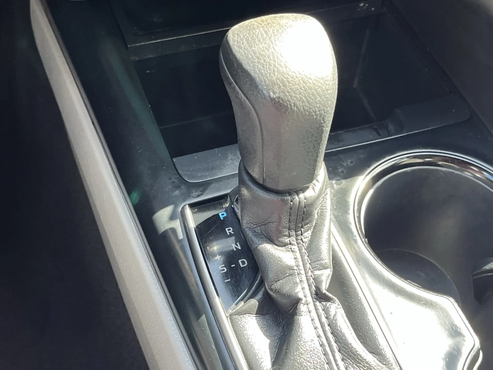 Toyota Camry photo 19