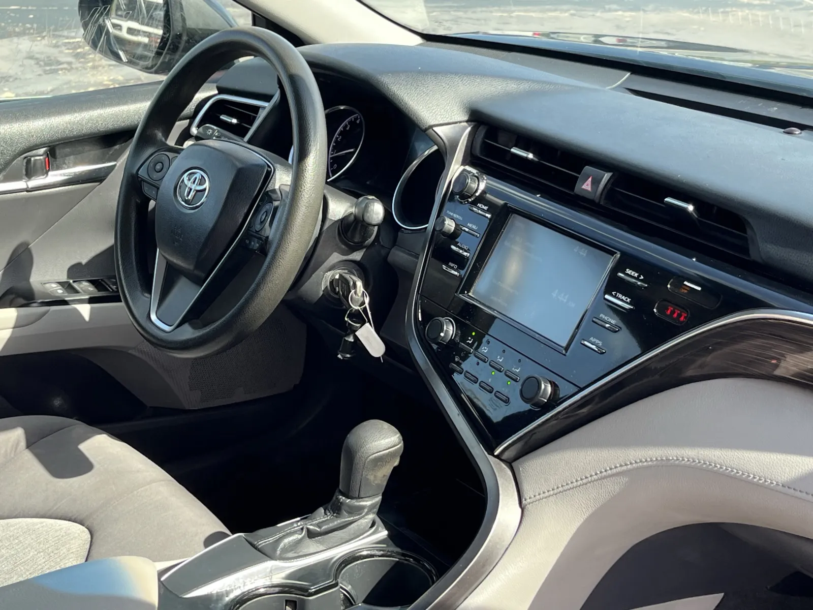 Toyota Camry photo 13