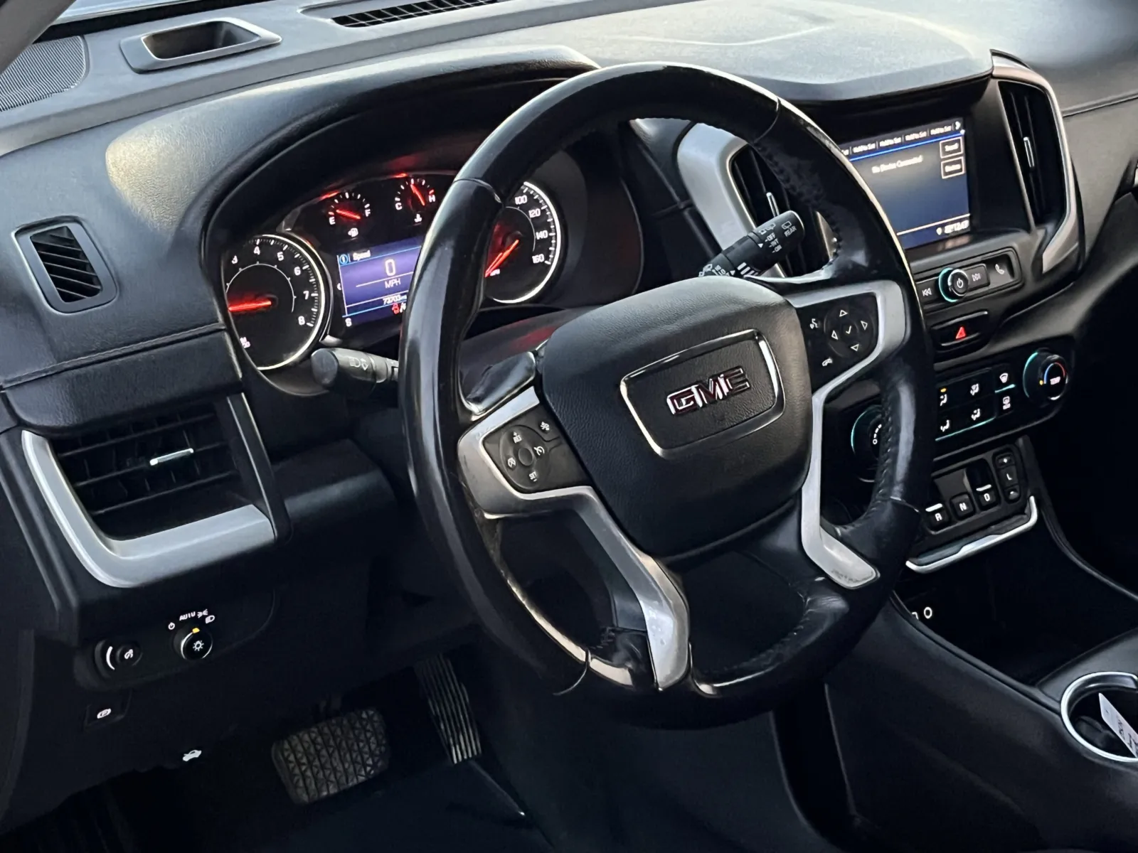 GMC Terrain photo 12
