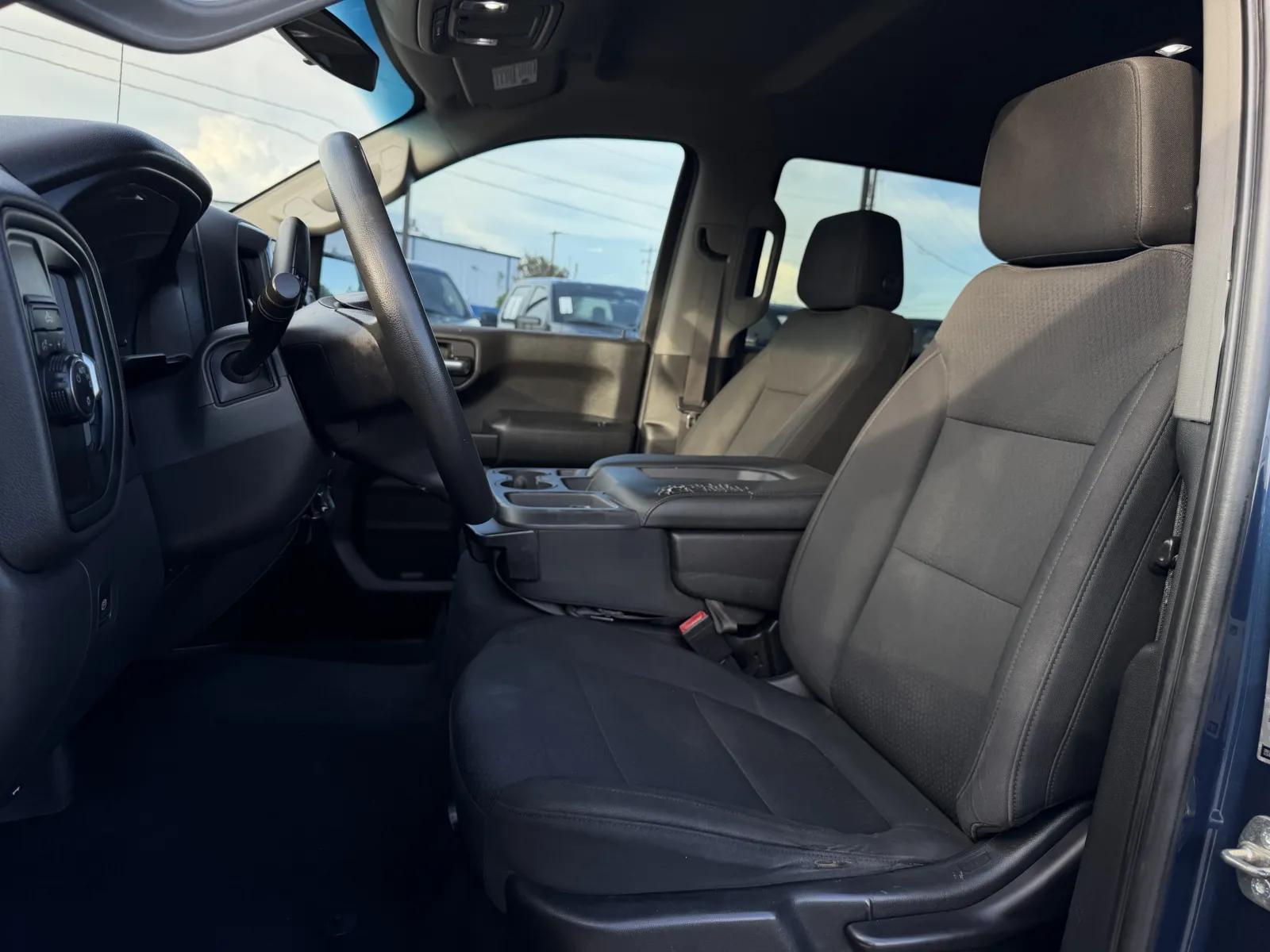 Chevrolet Silverado photo 15