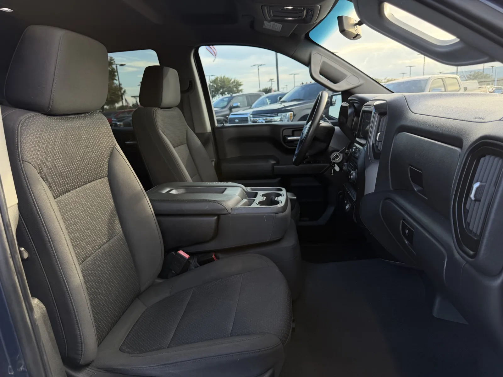 Chevrolet Silverado photo 17