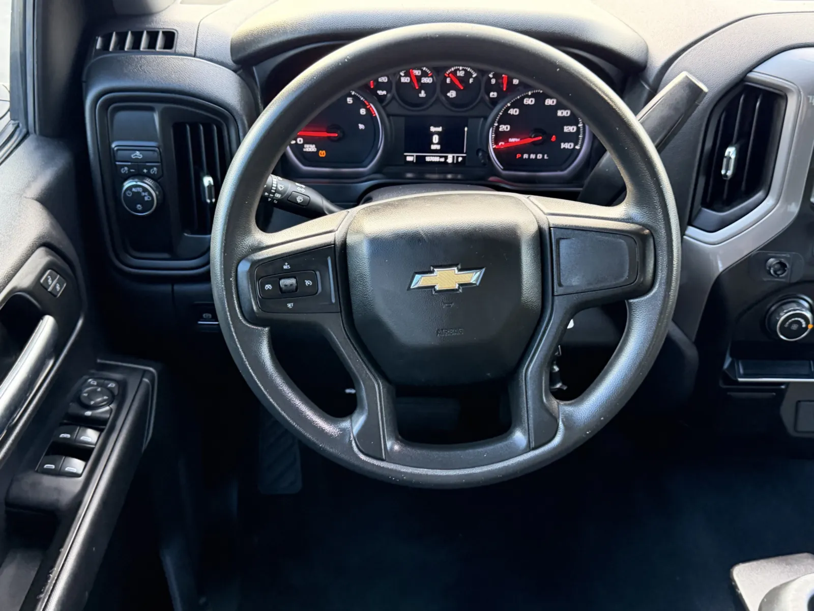 Chevrolet Silverado photo 6