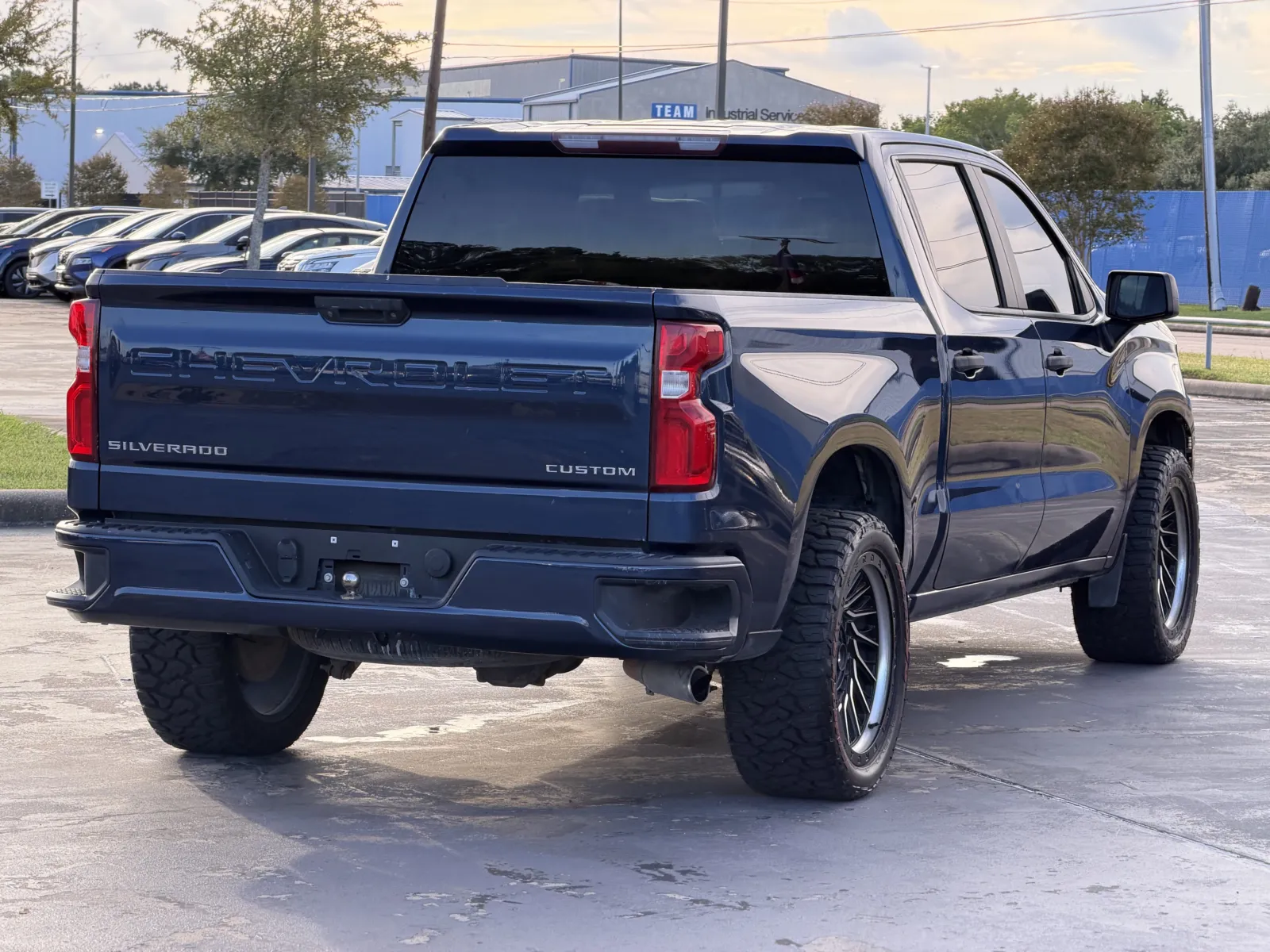 Chevrolet Silverado photo 11