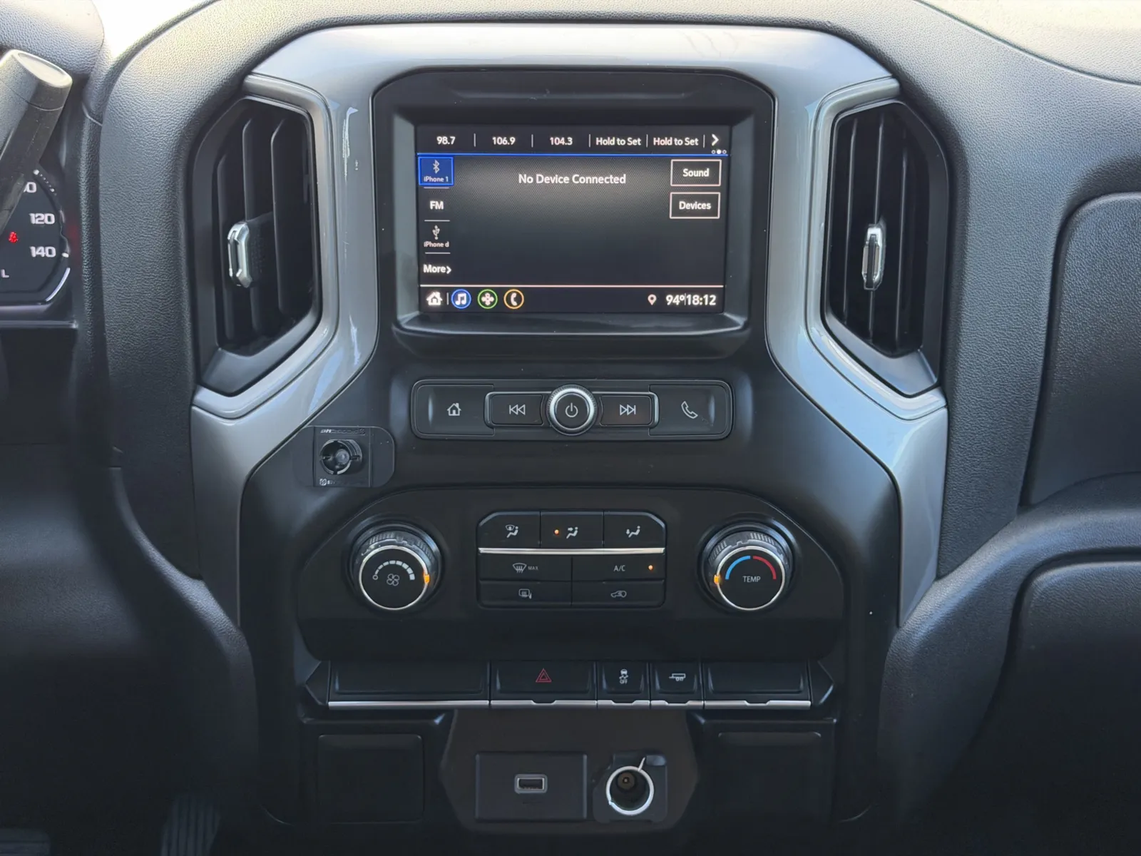 Chevrolet Silverado photo 18