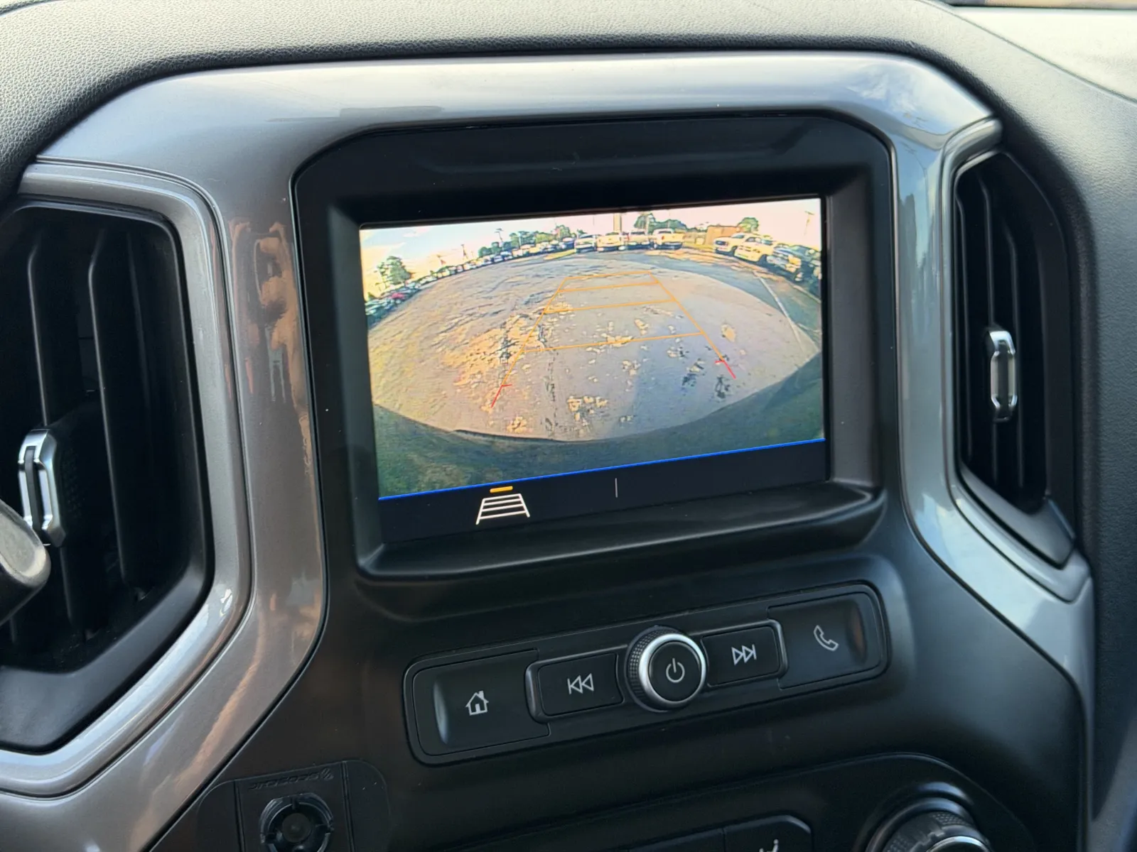 Chevrolet Silverado photo 8