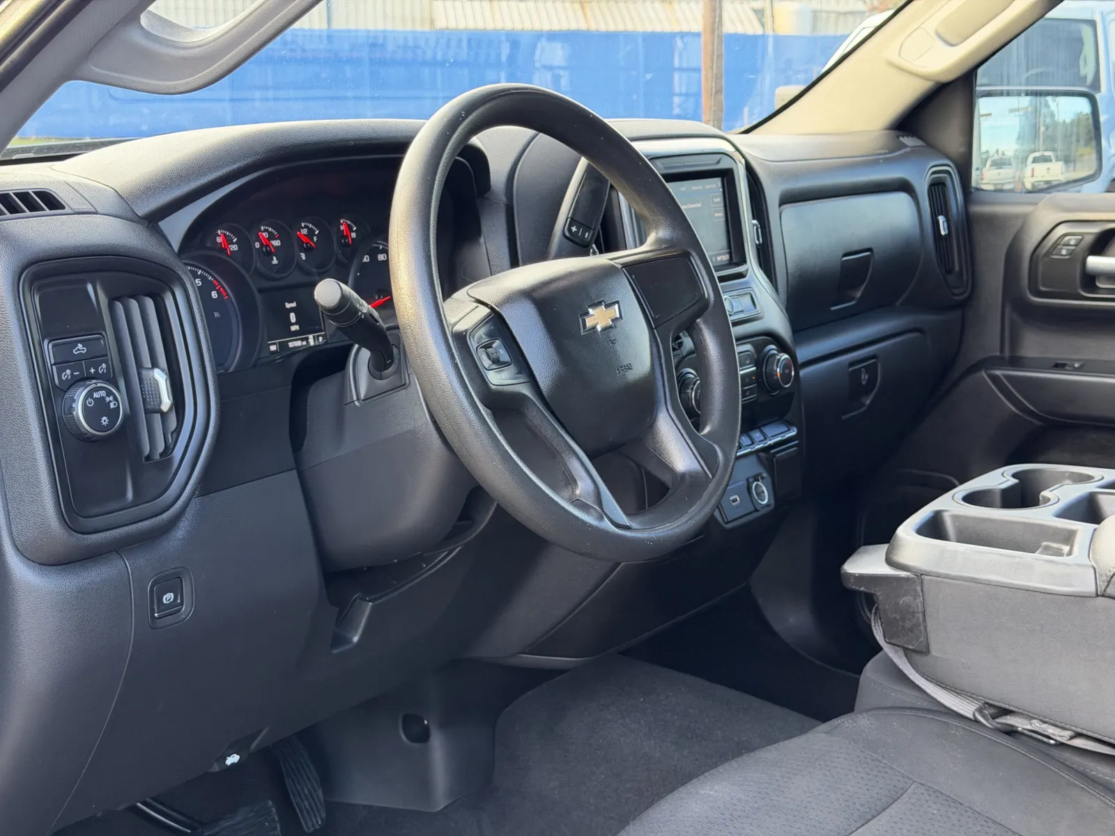 Chevrolet Silverado photo 14