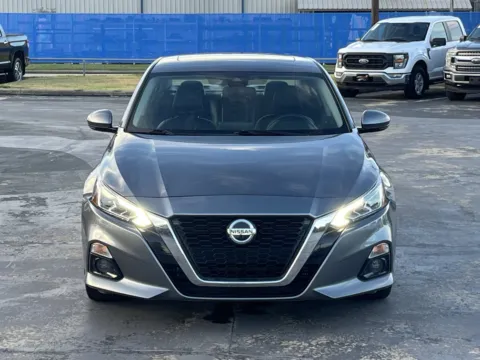 More photos of 2021 Nissan Altima 2.5 SL at Auto Boutique Texas, TX