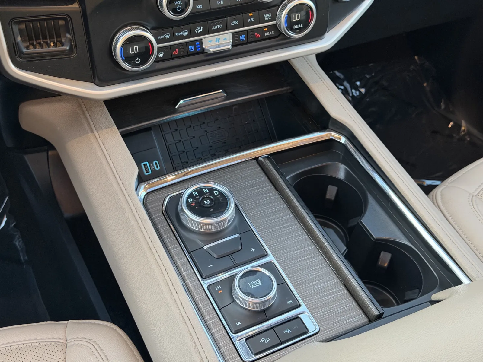 Ford Expedition photo 13