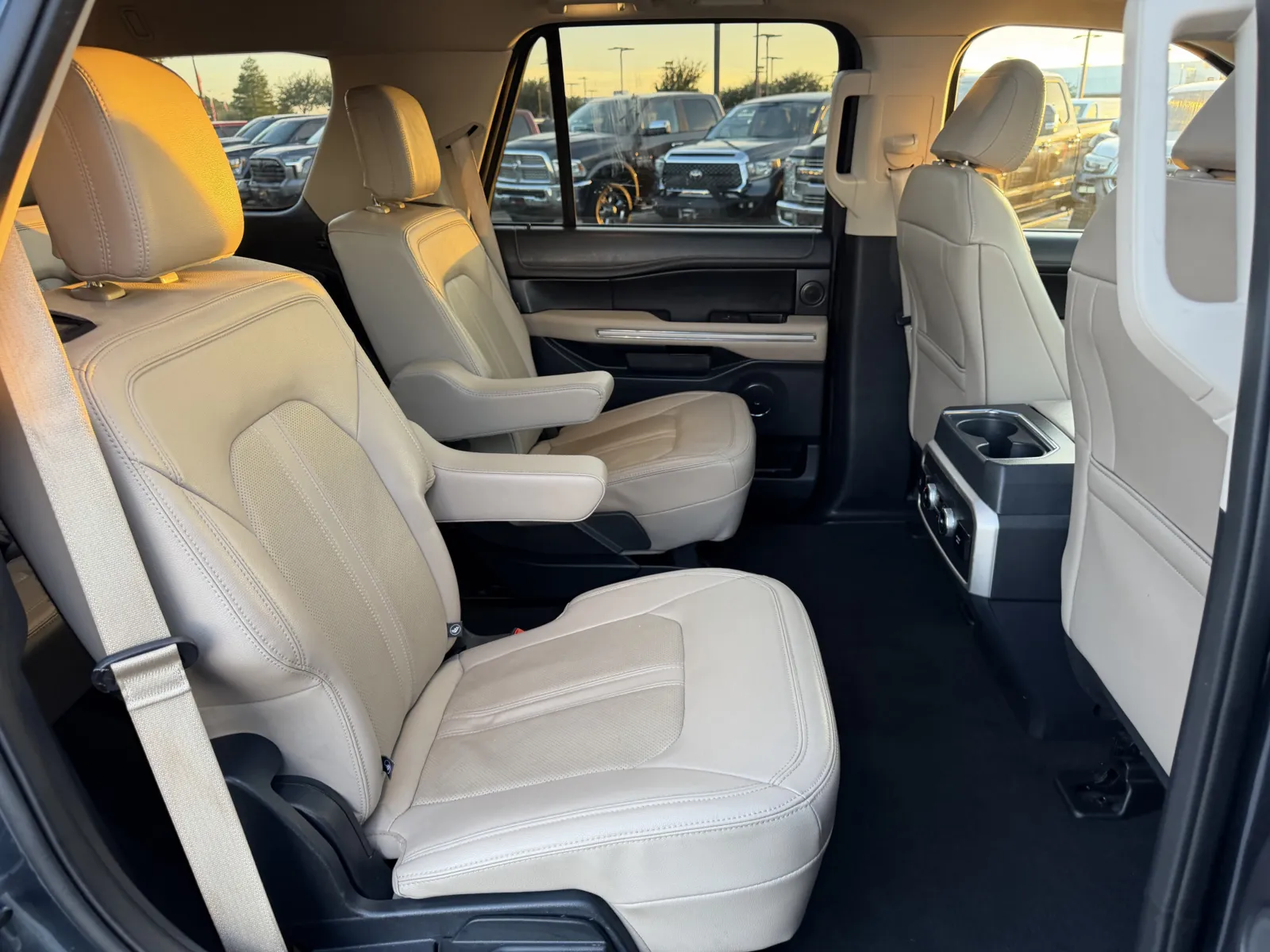 Ford Expedition photo 27