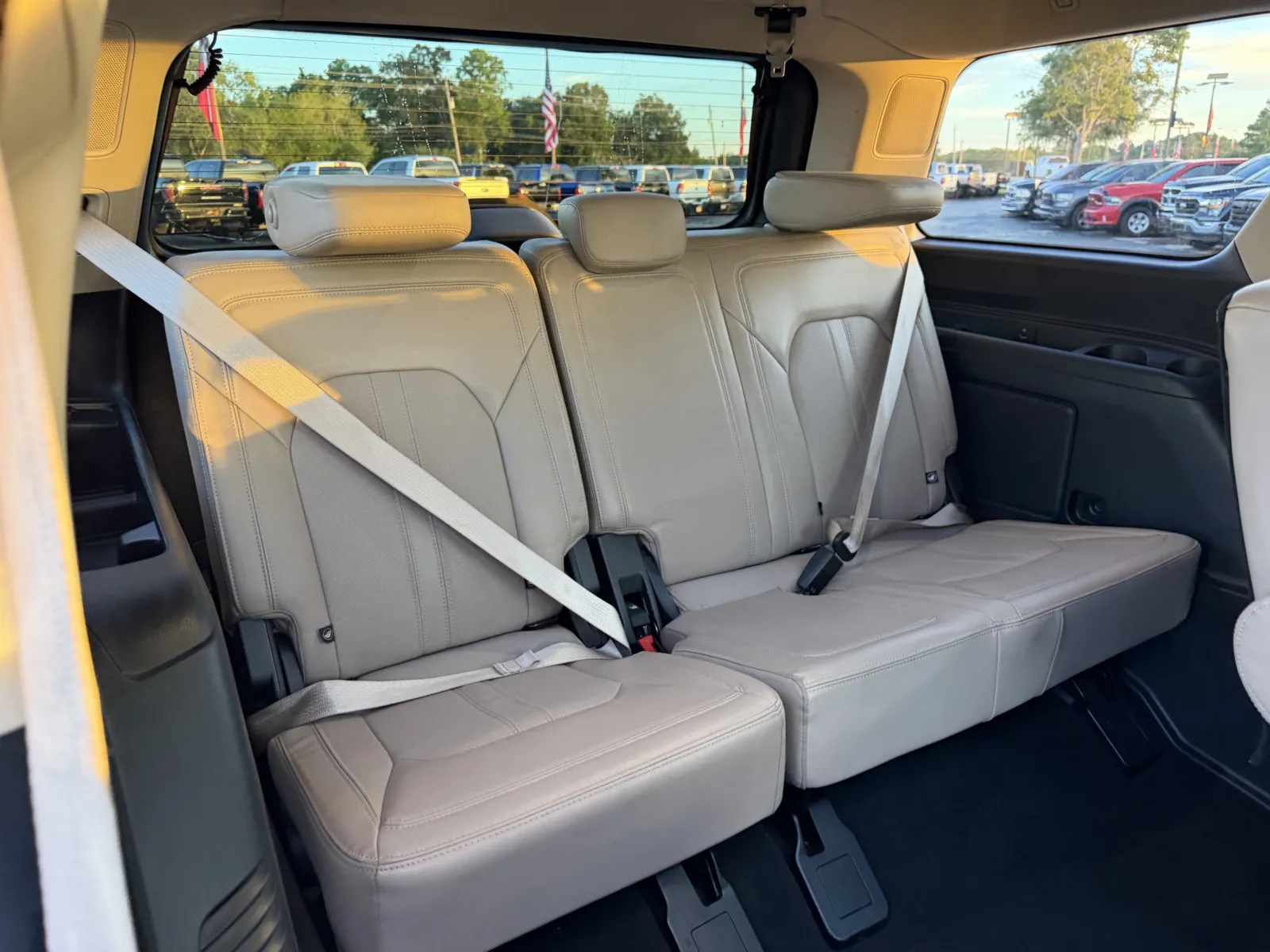 Ford Expedition photo 28
