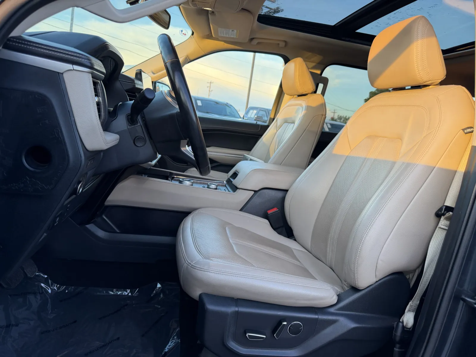Ford Expedition photo 25