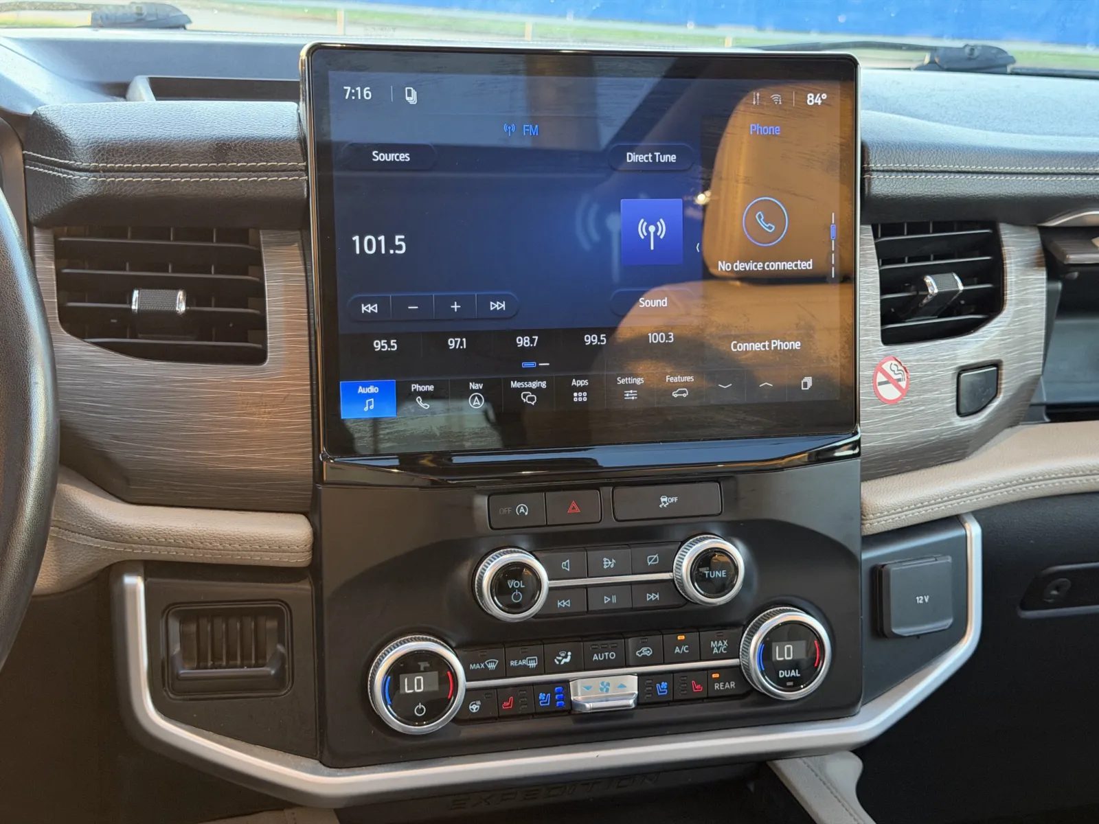 Ford Expedition photo 24