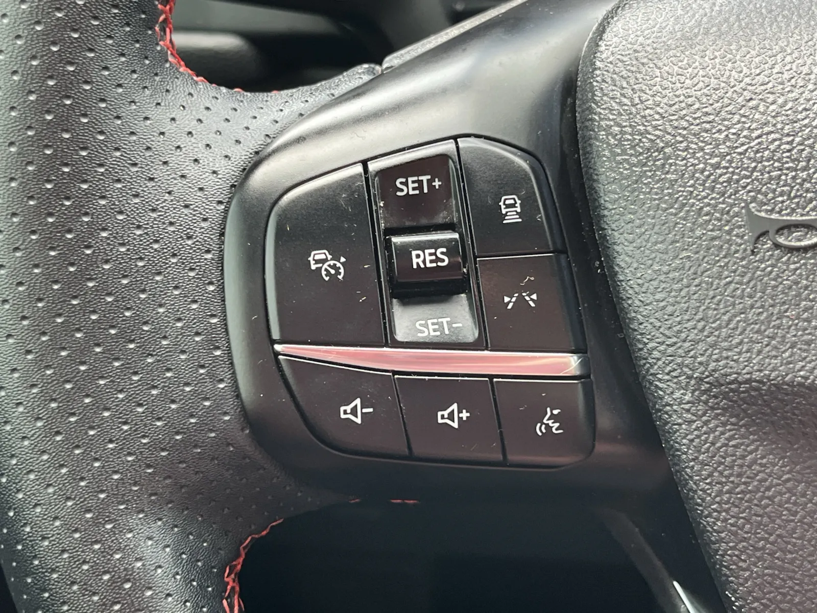 Ford Escape photo 19