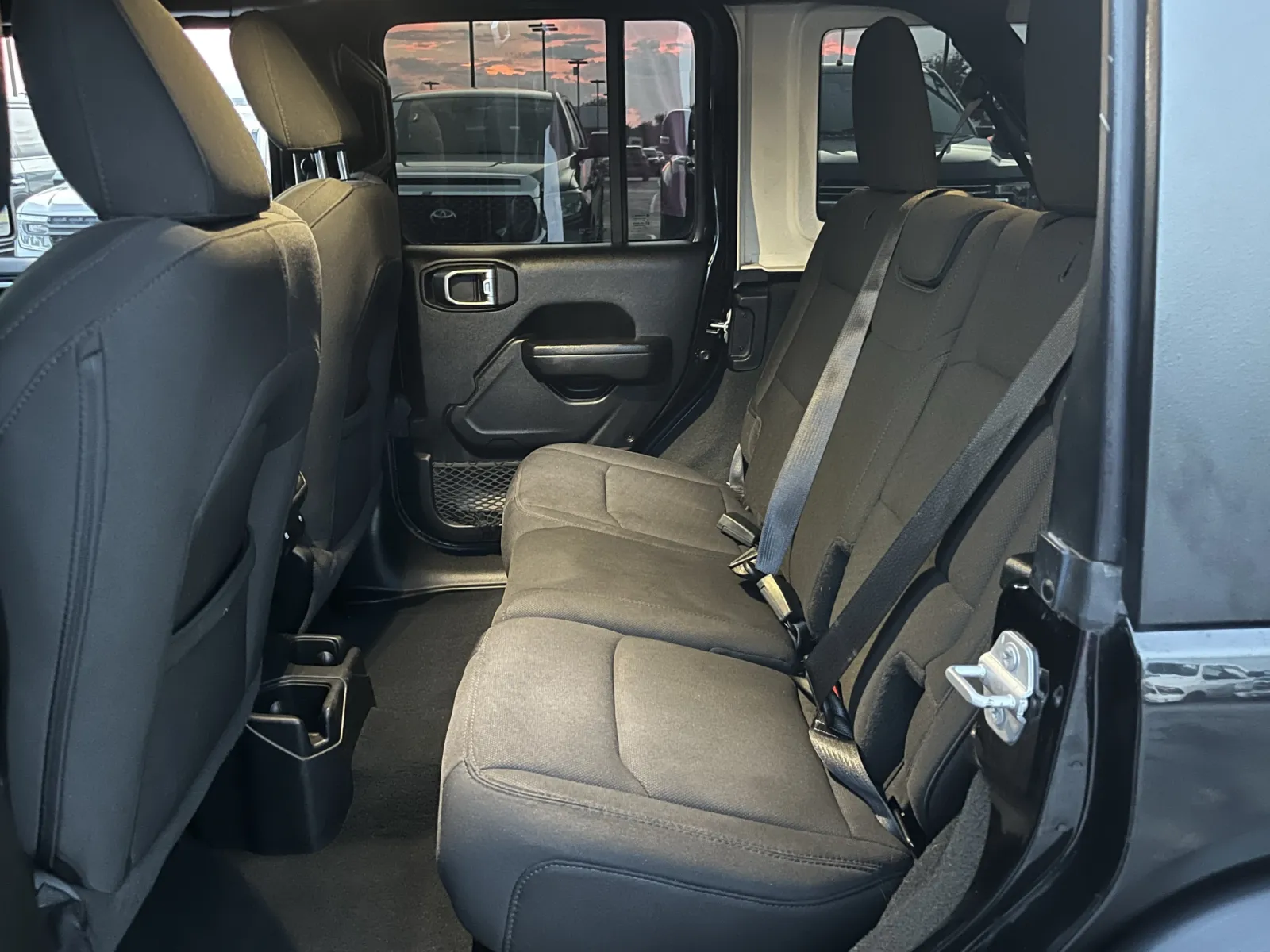 Jeep Wrangler photo 26