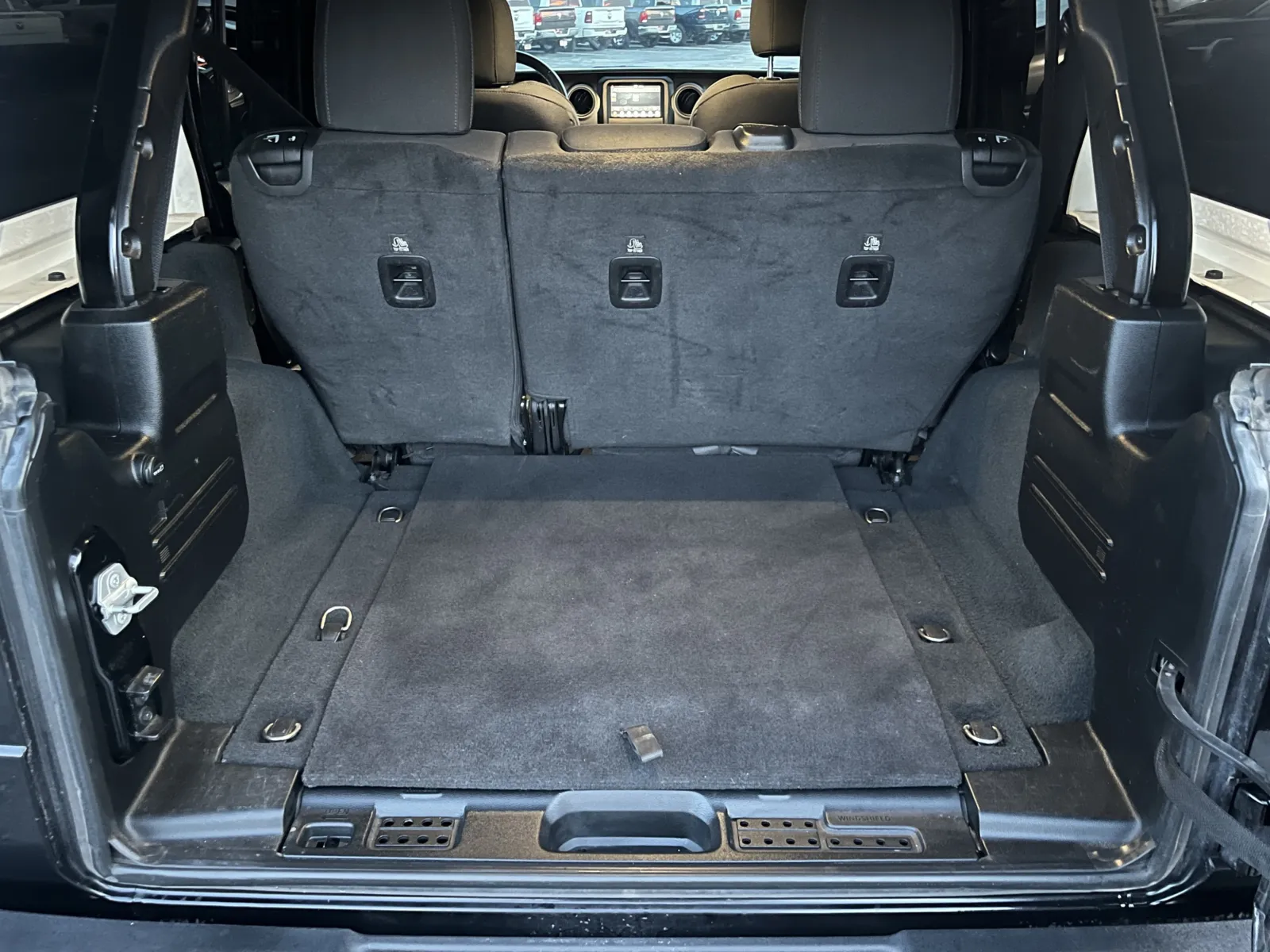 Jeep Wrangler photo 12