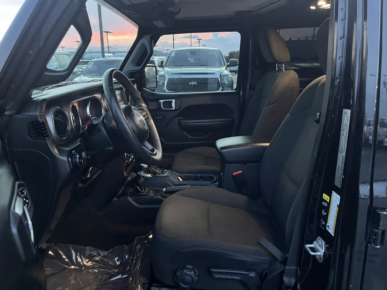 Jeep Wrangler photo 24