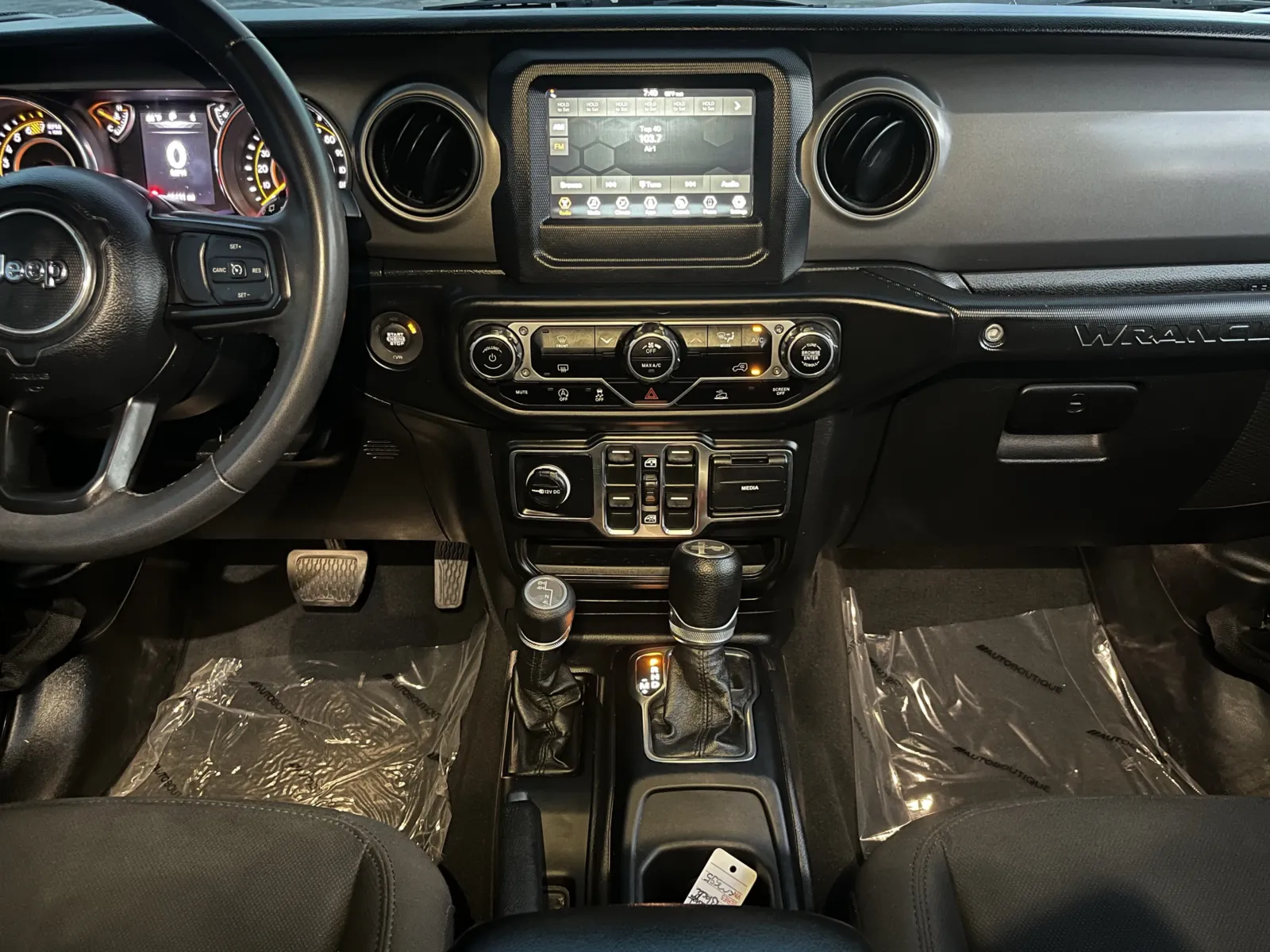 Jeep Wrangler photo 22