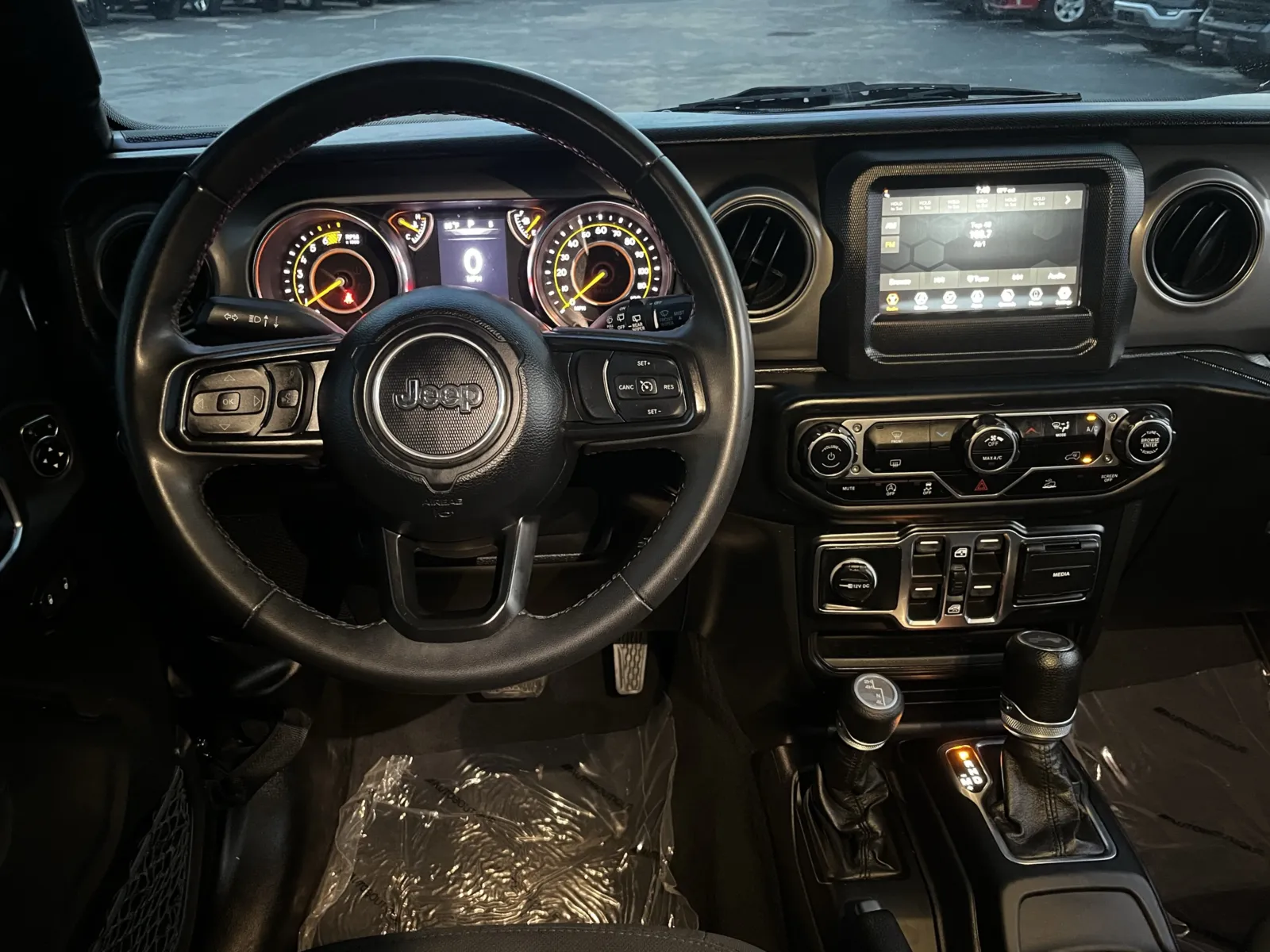 Jeep Wrangler photo 16