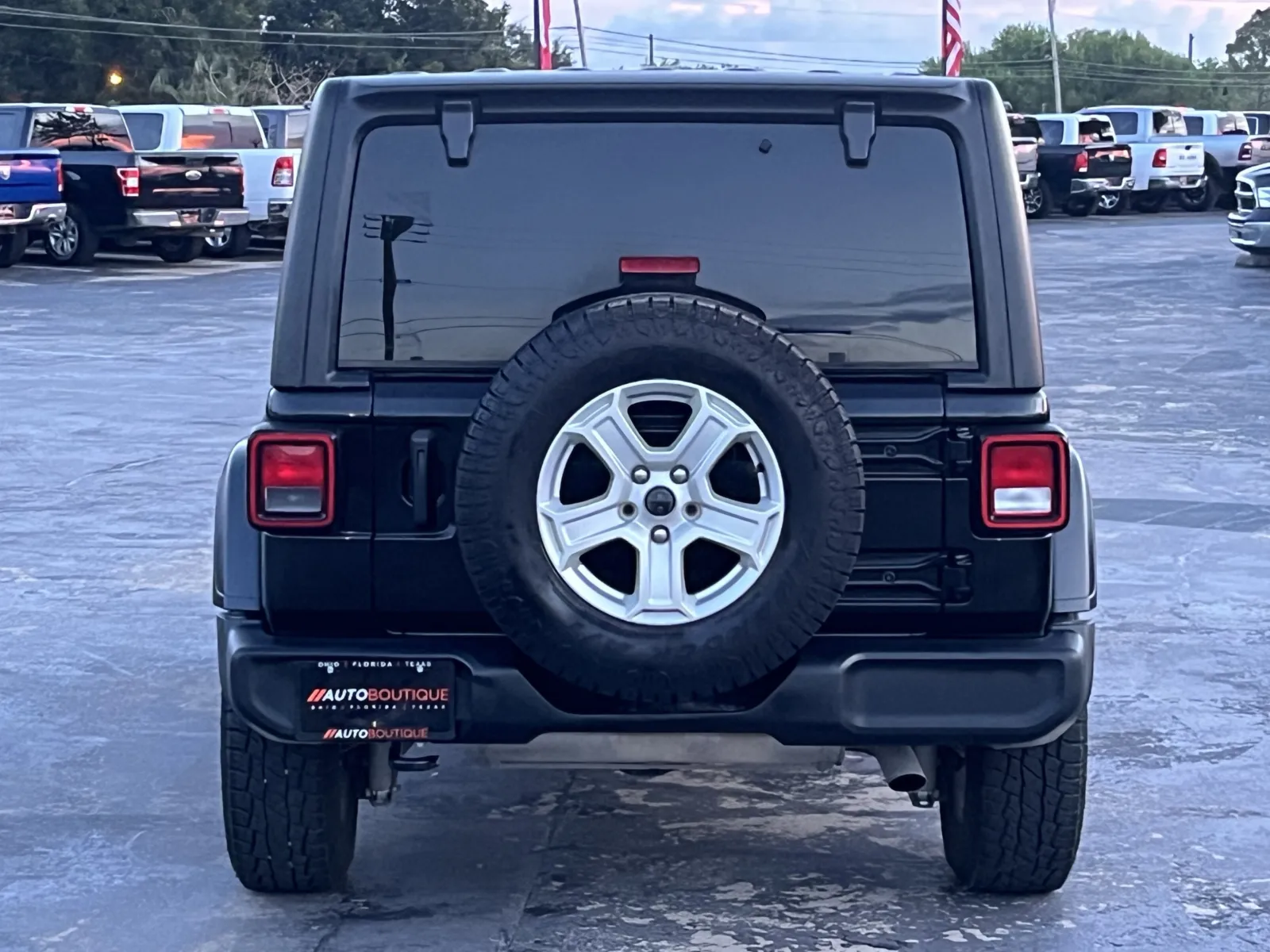 Jeep Wrangler photo 7