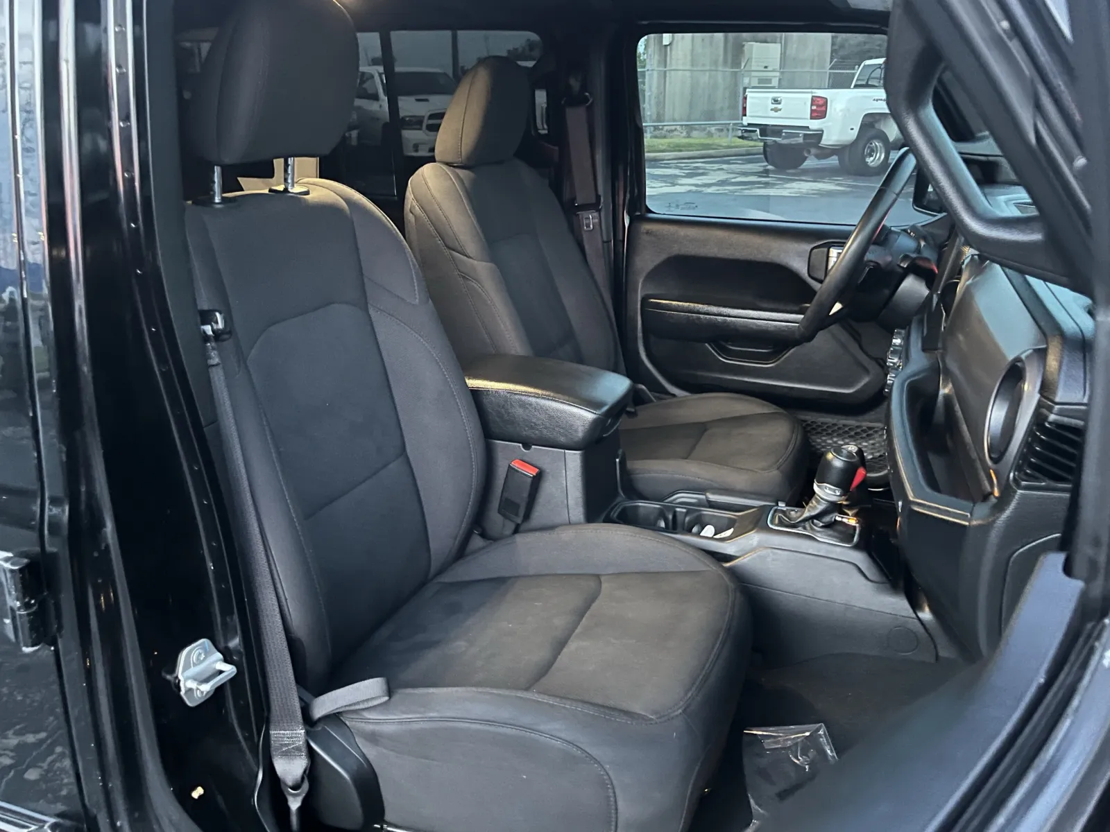 Jeep Wrangler photo 25