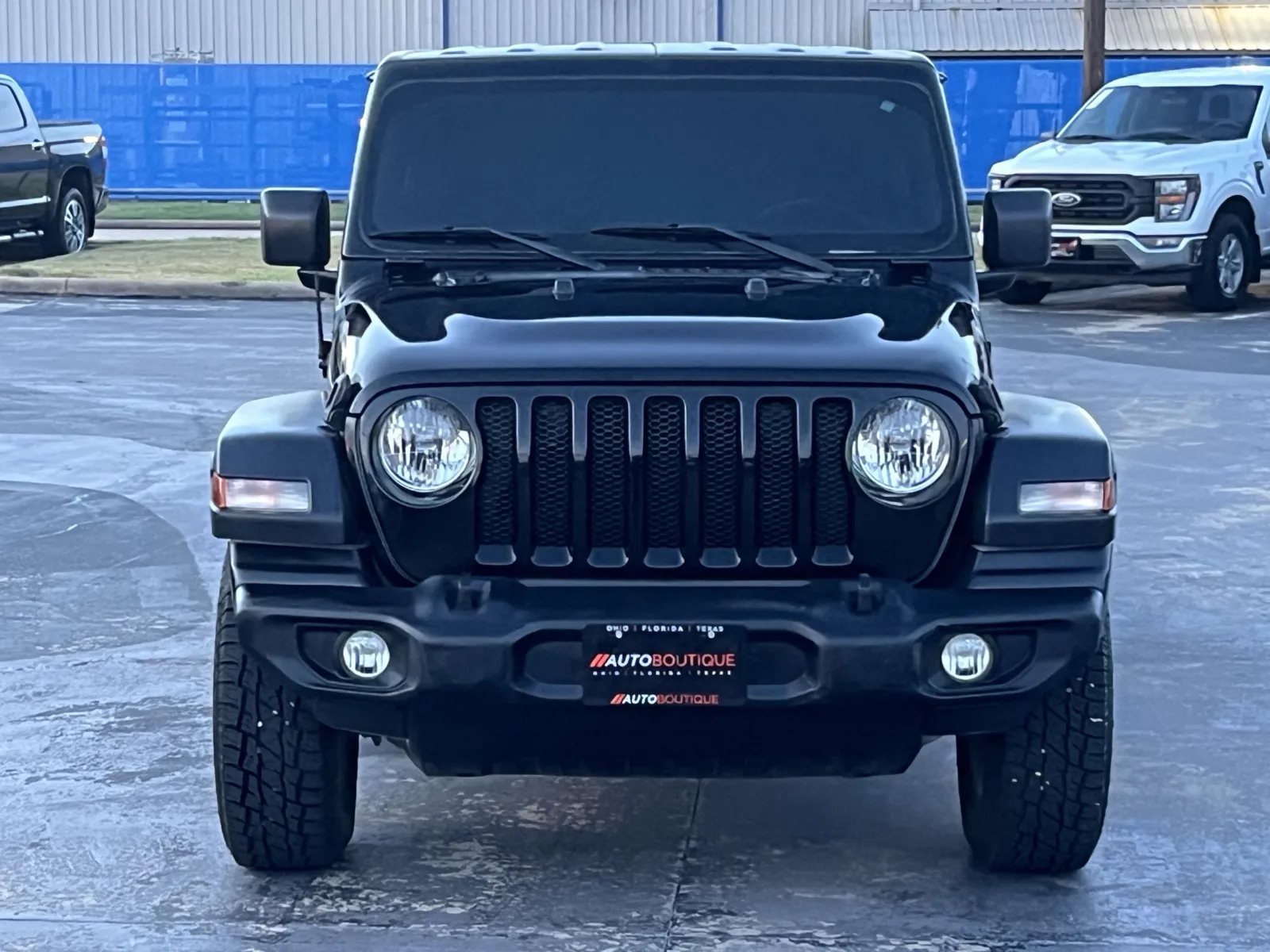 Jeep Wrangler photo 4