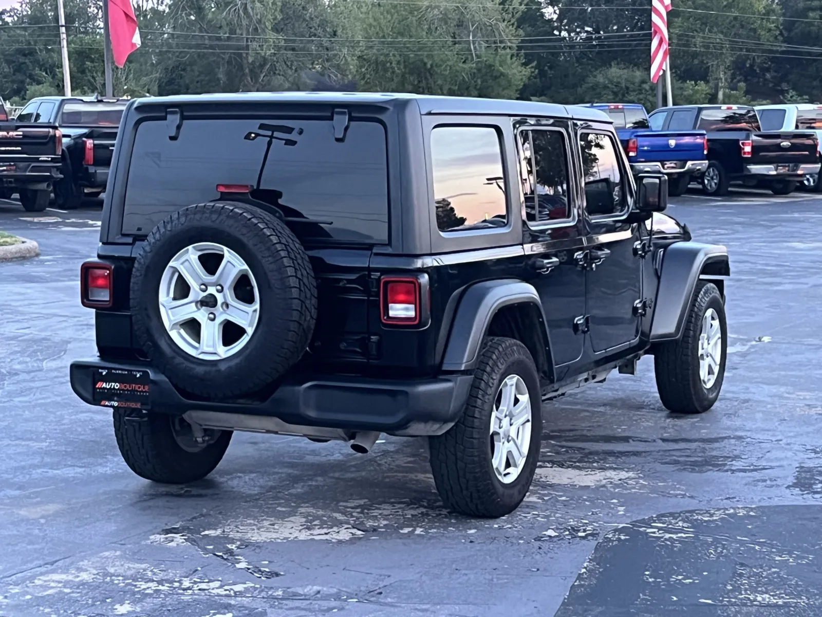 Jeep Wrangler photo 8