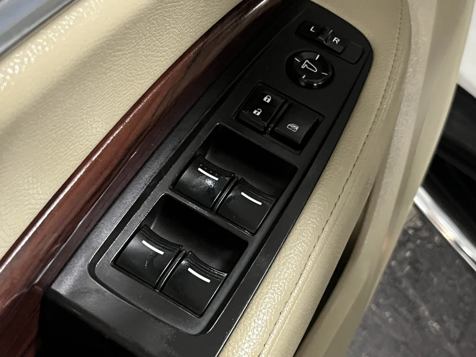 Acura MDX photo 25