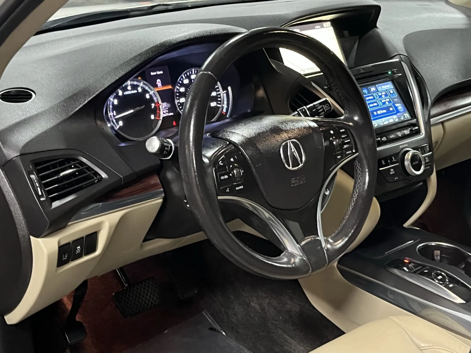 Acura MDX photo 15
