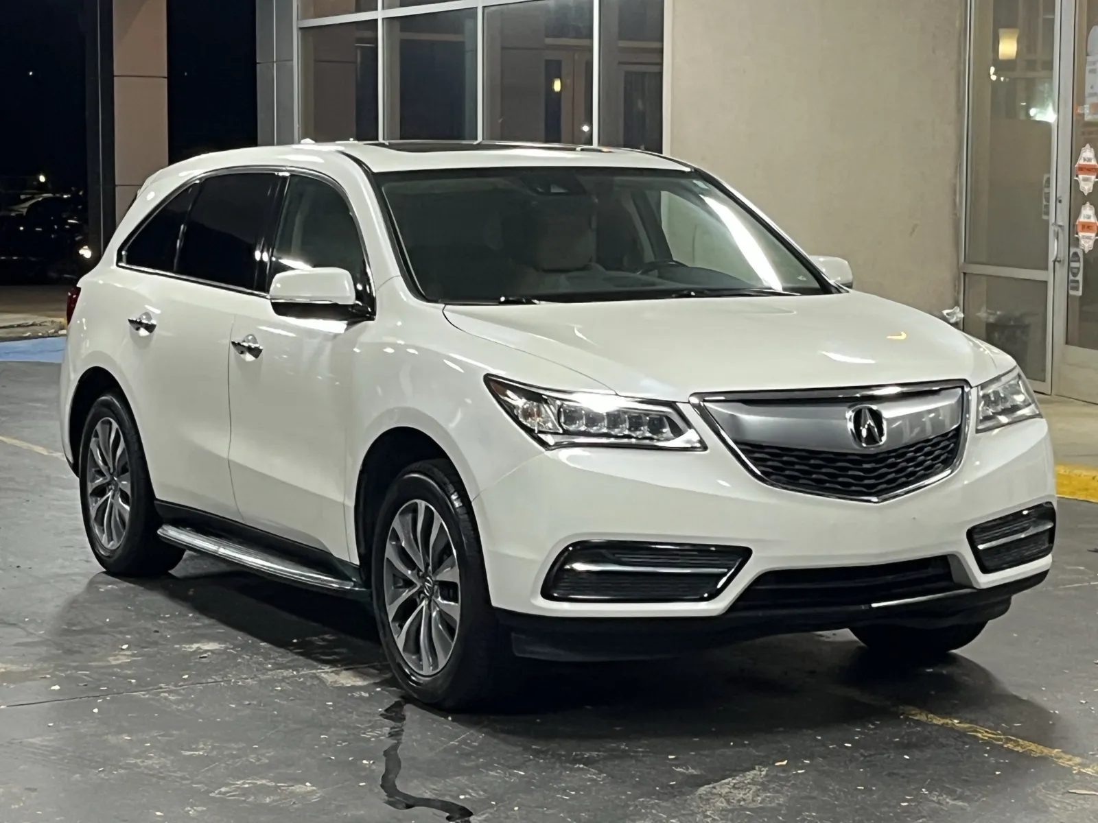 Acura MDX photo 2