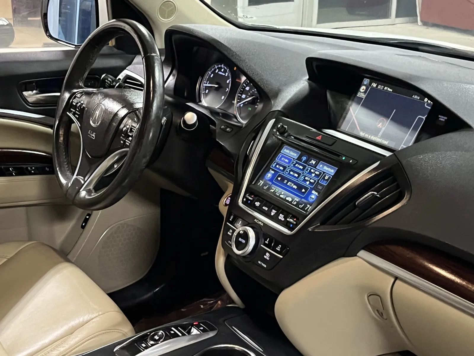 Acura MDX photo 16