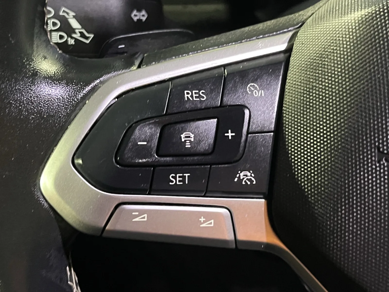 Volkswagen Atlas Cross Sport photo 16
