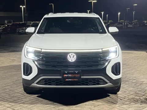 More photos of 2025 Volkswagen Atlas Cross Sport 2.0T SE w/Technology at Auto Boutique Texas, TX