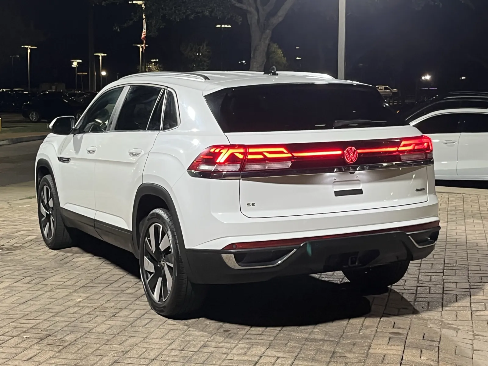 Volkswagen Atlas Cross Sport photo 9
