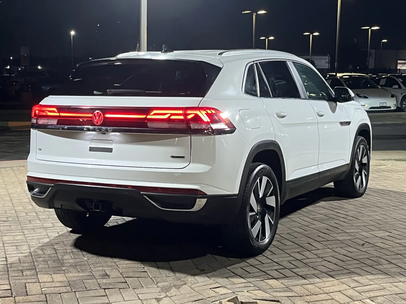 Volkswagen Atlas Cross Sport photo 8