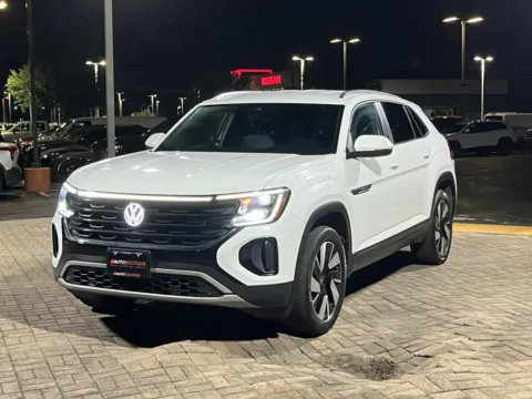 Photos of 2025 Volkswagen Atlas Cross Sport 2.0T SE w/Technology for sale in Alvin, TX at Auto Boutique Texas
