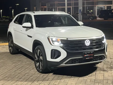 Another view of 2025 Volkswagen Atlas Cross Sport 2.0T SE w/Technology for sale in Alvin, TX at Auto Boutique Texas