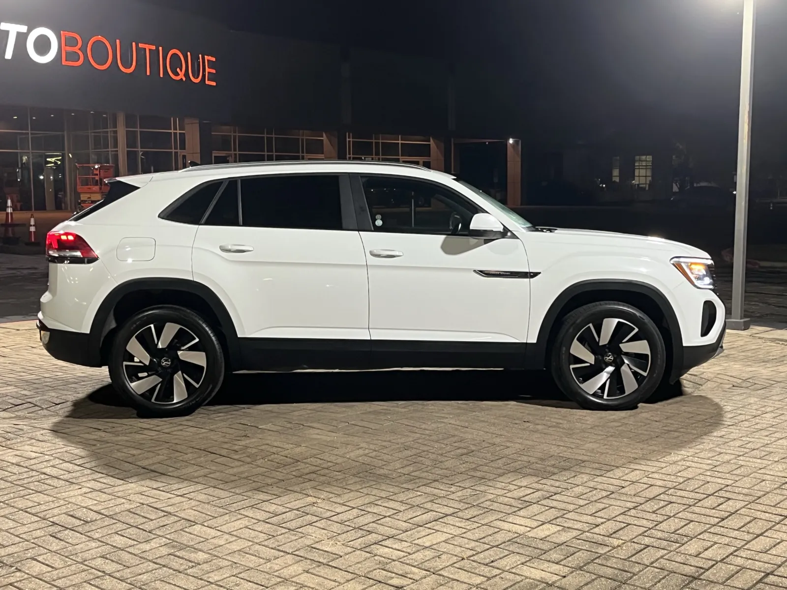 Volkswagen Atlas Cross Sport photo 10